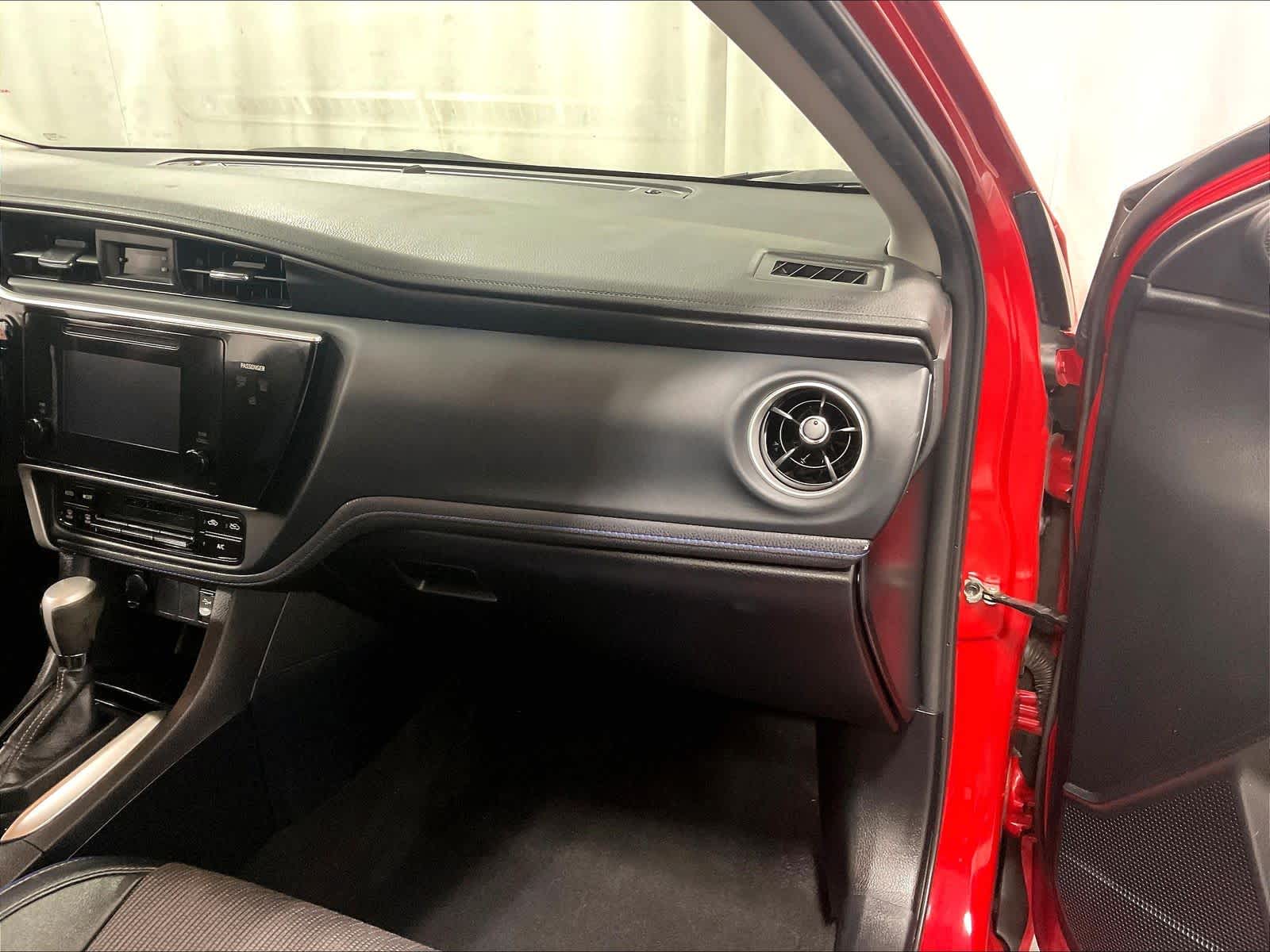 2017 Toyota Corolla SE - Photo 13