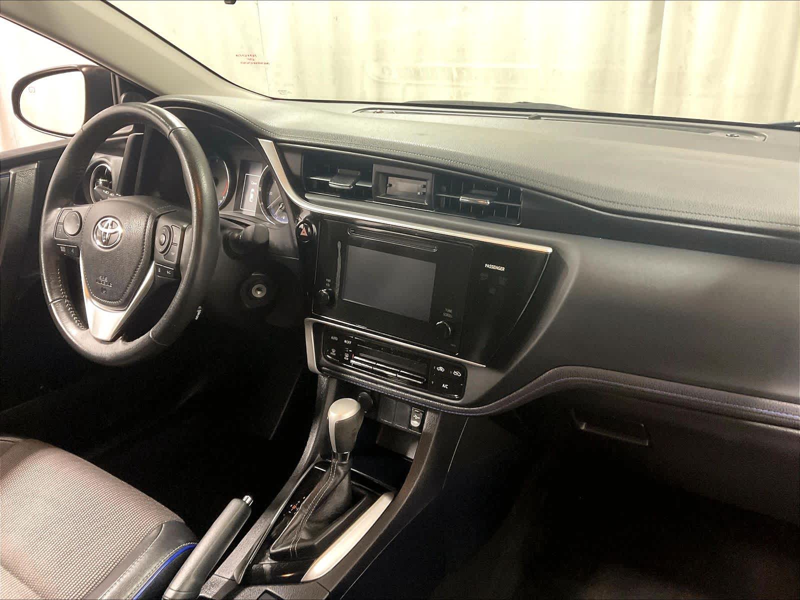 2017 Toyota Corolla SE - Photo 14