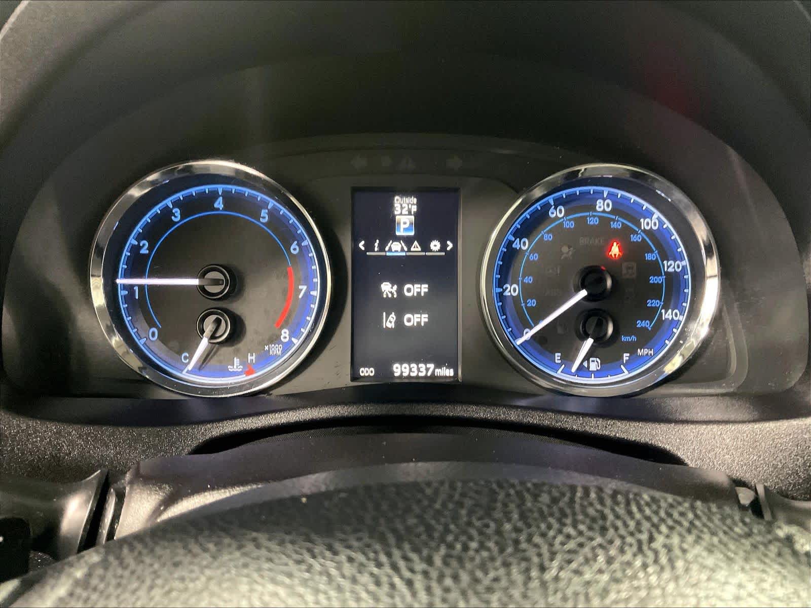 2017 Toyota Corolla SE - Photo 24