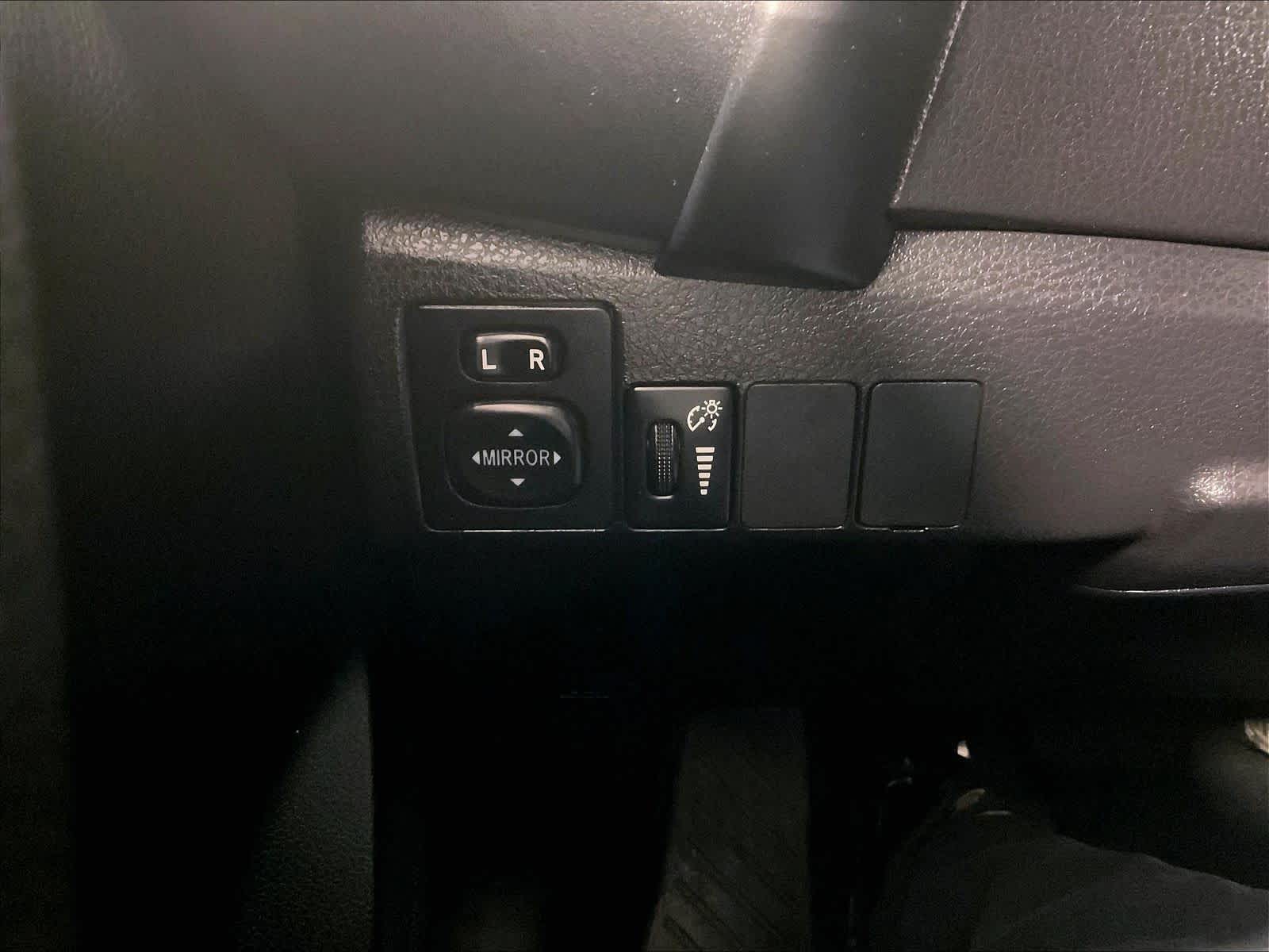 2017 Toyota Corolla SE - Photo 25