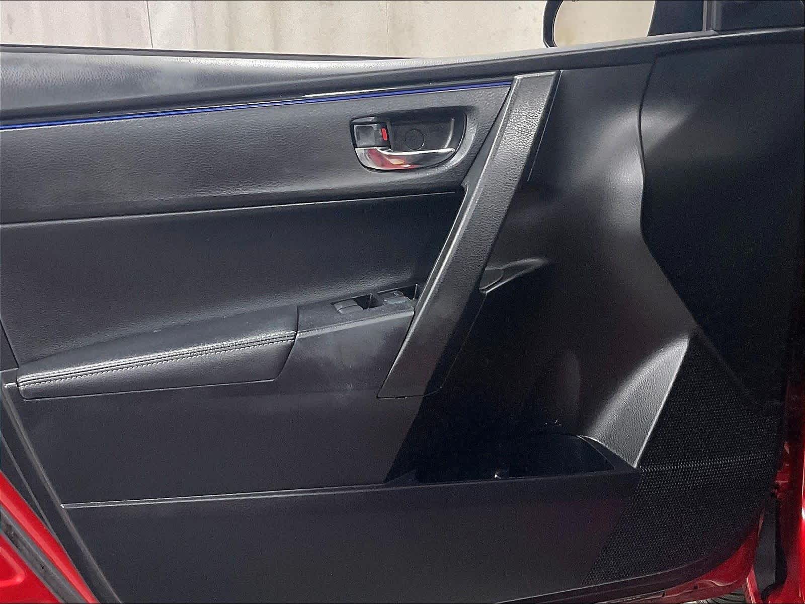 2017 Toyota Corolla SE - Photo 9