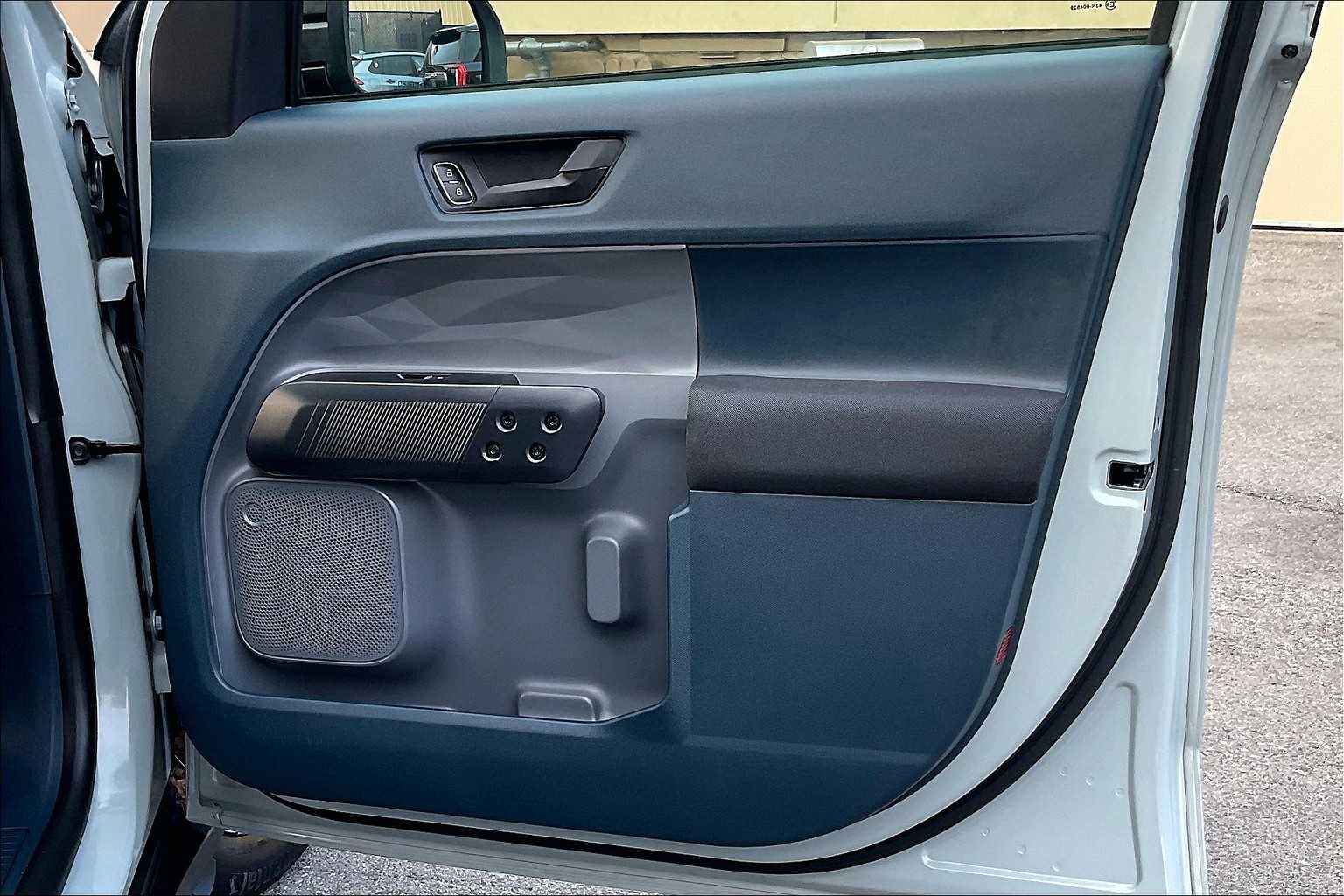 2022 Ford Maverick XL - Photo 12