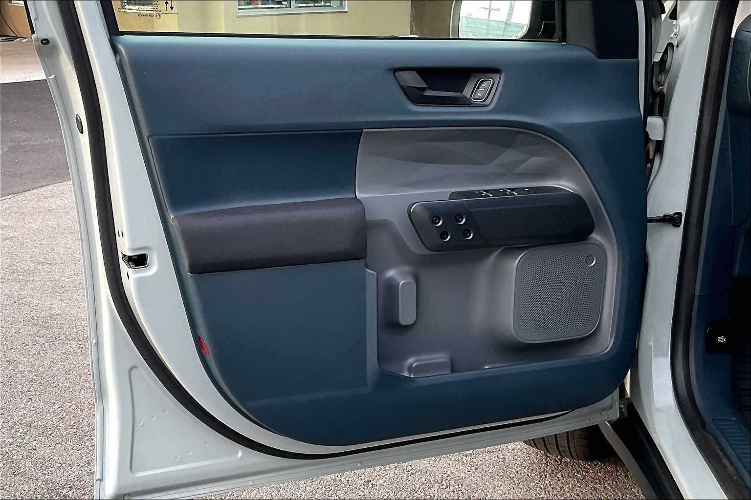 2022 Ford Maverick XL - Photo 9