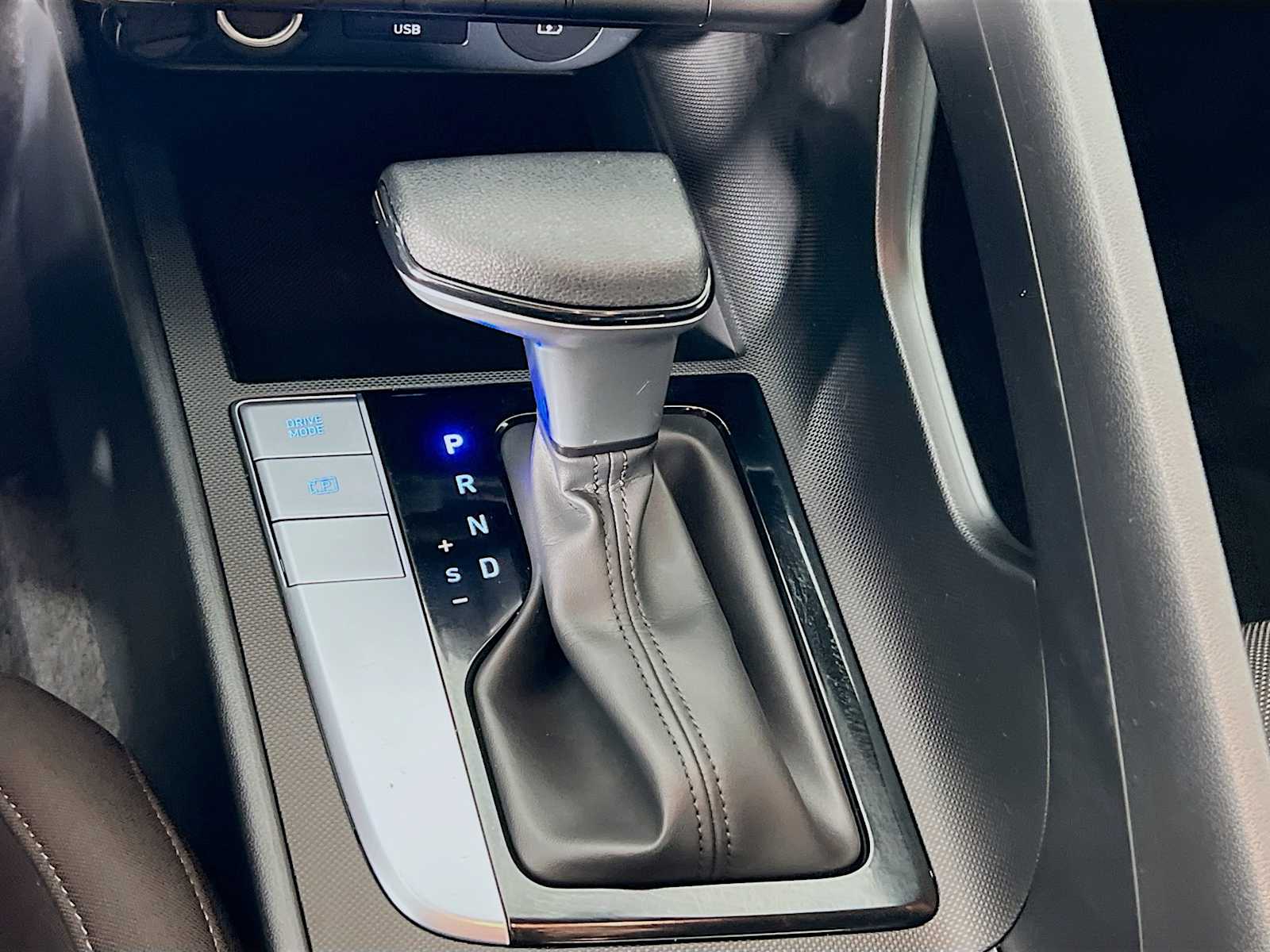 2025 Hyundai Elantra SE - Photo 16