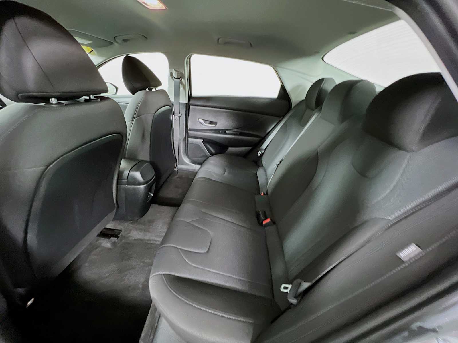 2025 Hyundai Elantra SE - Photo 23