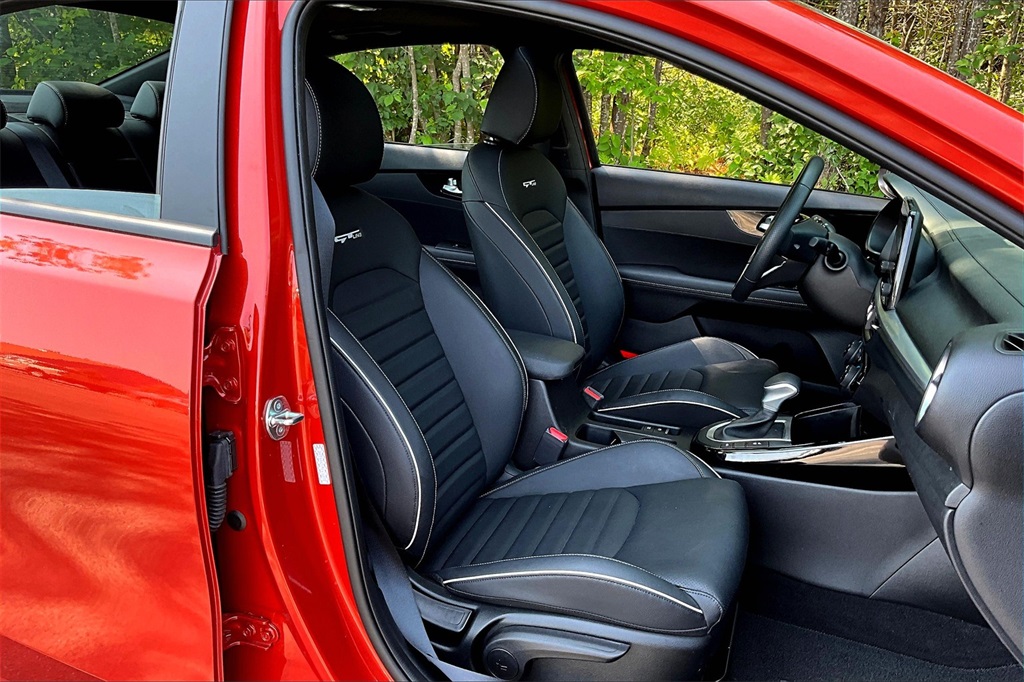 2023 Kia Forte GT-Line - Photo 11
