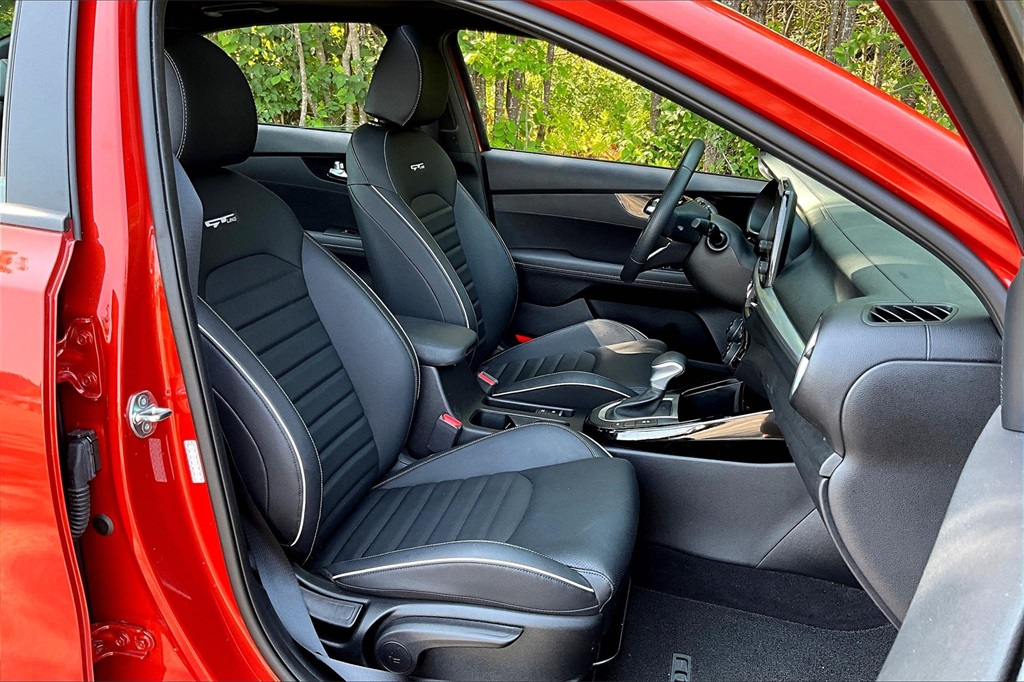 2023 Kia Forte GT-Line - Photo 14