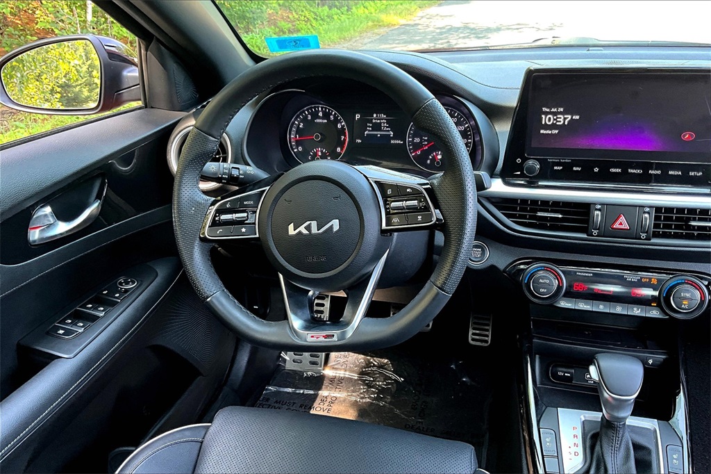 2023 Kia Forte GT-Line - Photo 17