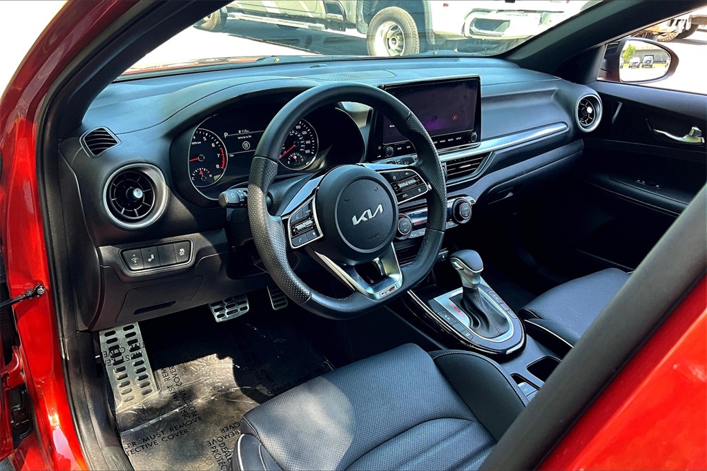 2023 Kia Forte GT-Line - Photo 8
