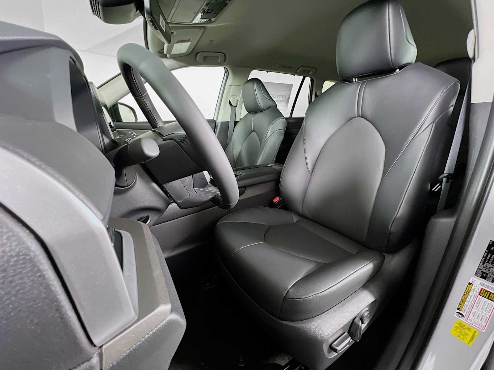 2026 Toyota Grand Highlander XLE - Photo 12
