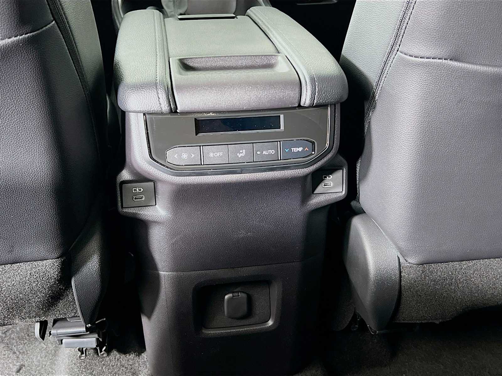 2026 Toyota Grand Highlander XLE - Photo 14