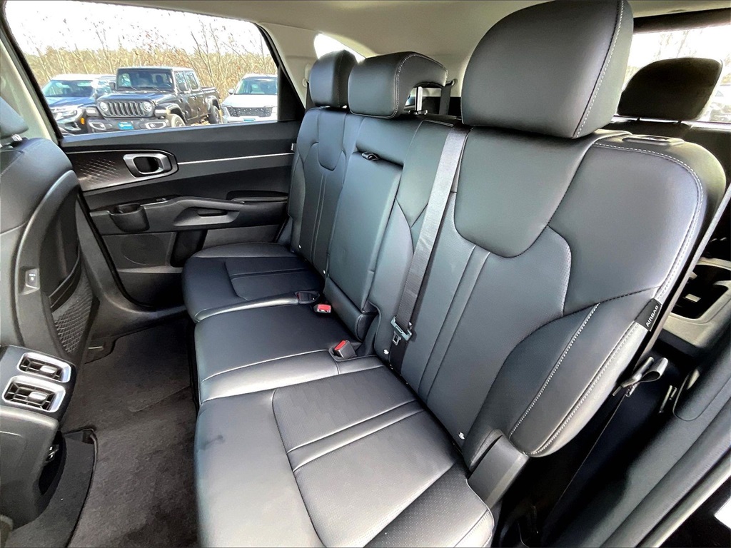 2026 Kia Sorento S - Photo 15