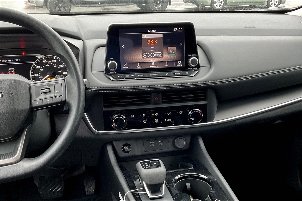 2025 Nissan Rogue S - Photo 13