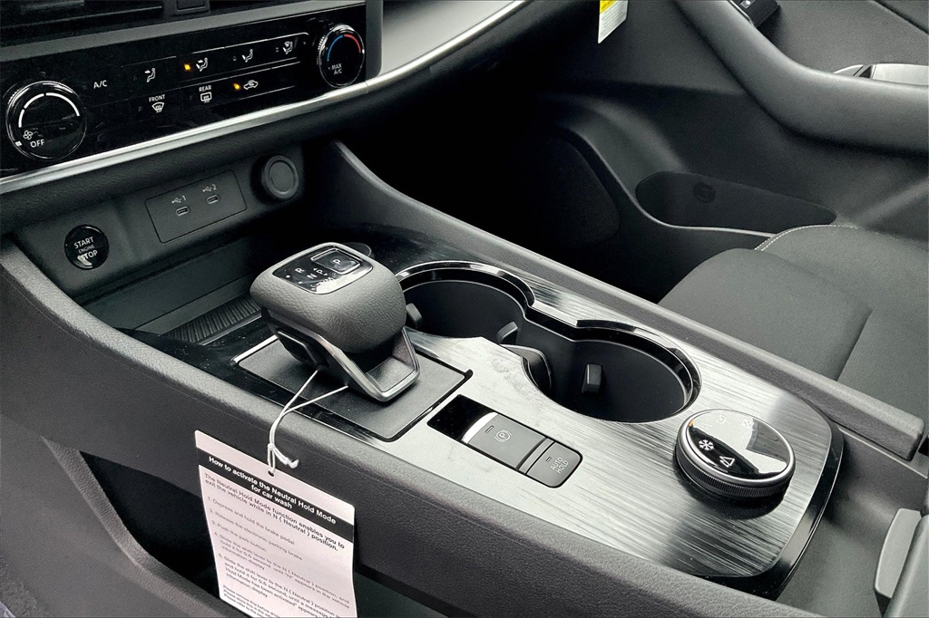 2025 Nissan Rogue S - Photo 14