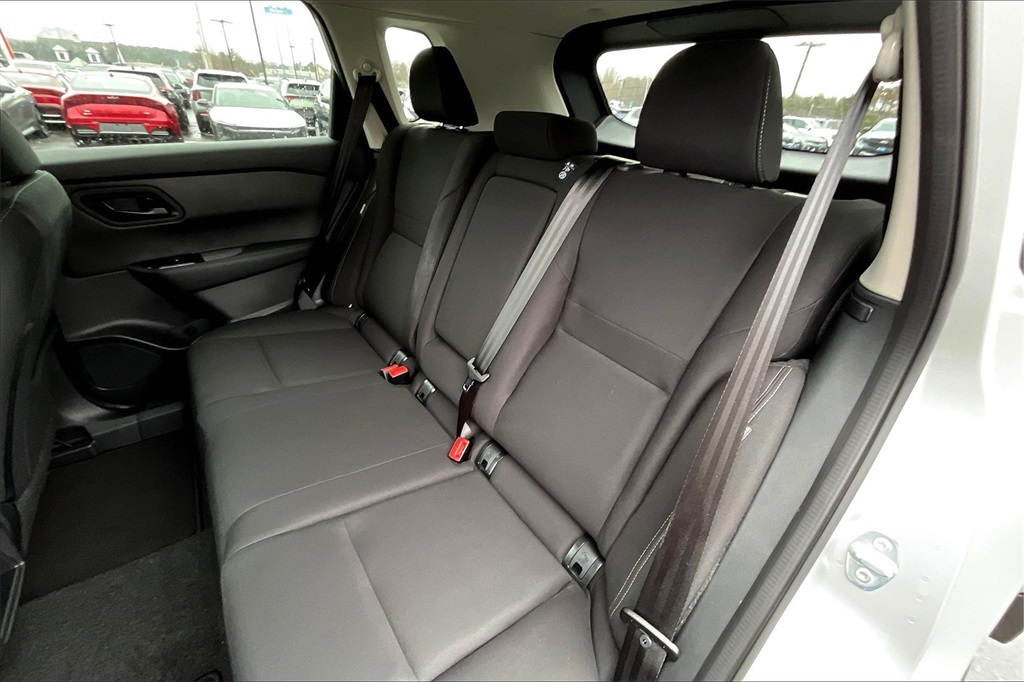 2025 Nissan Rogue S - Photo 15