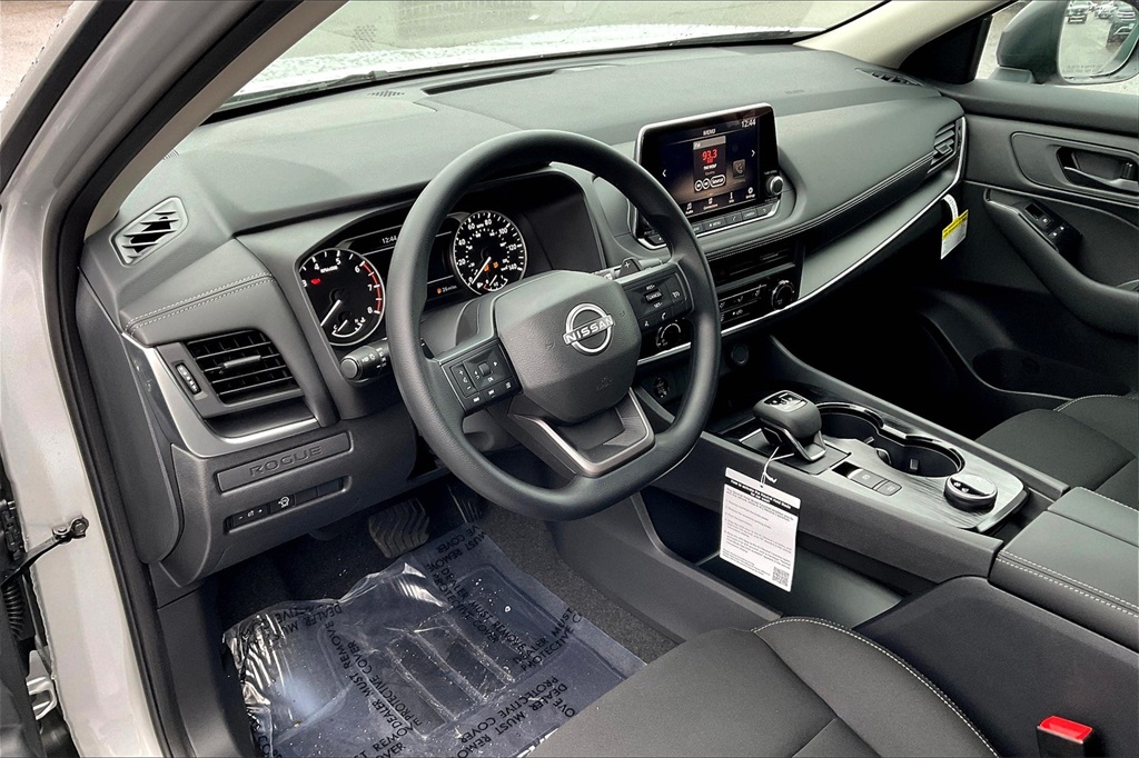2025 Nissan Rogue S - Photo 9