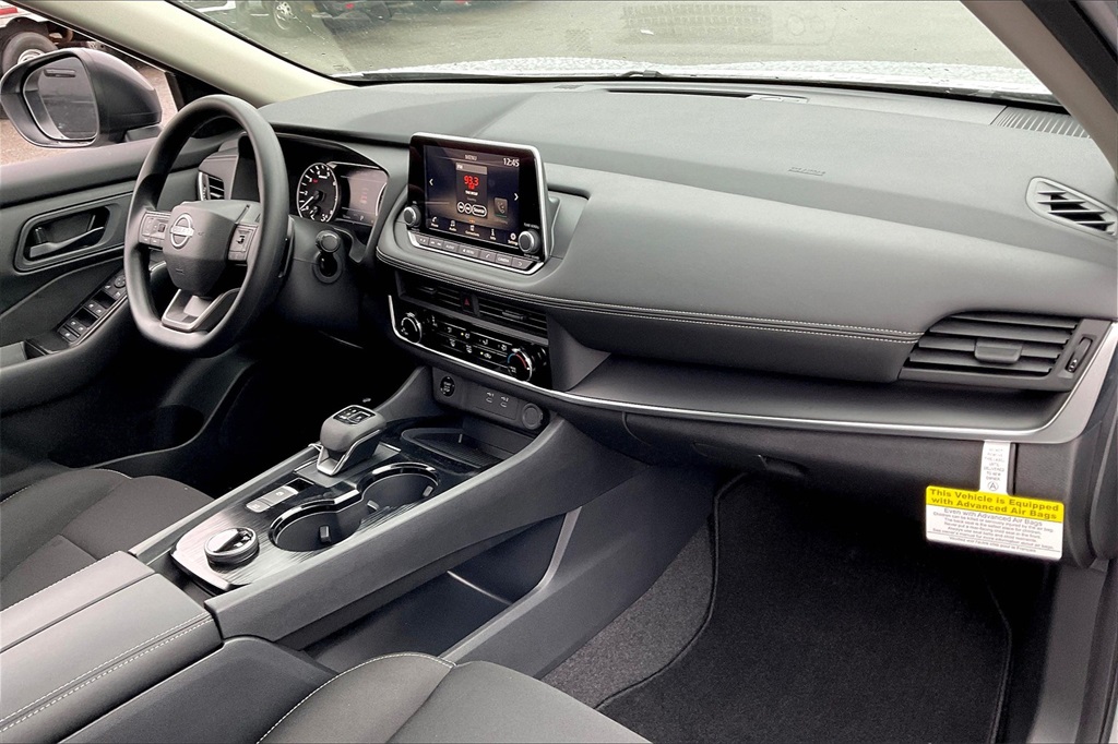 2025 Nissan Rogue S - Photo 10