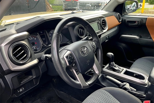 2017 Toyota Tacoma SR5 - Photo 14