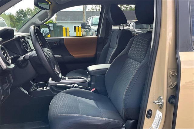 2017 Toyota Tacoma SR5 - Photo 20