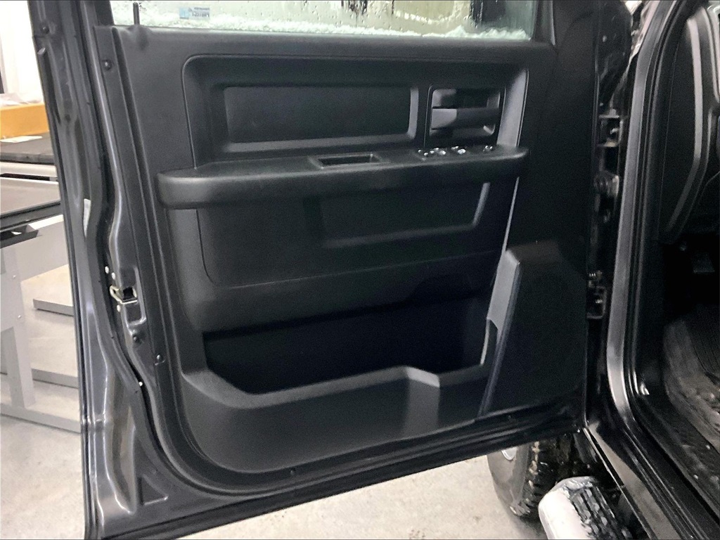 2022 Ram 3500 Tradesman - Photo 9