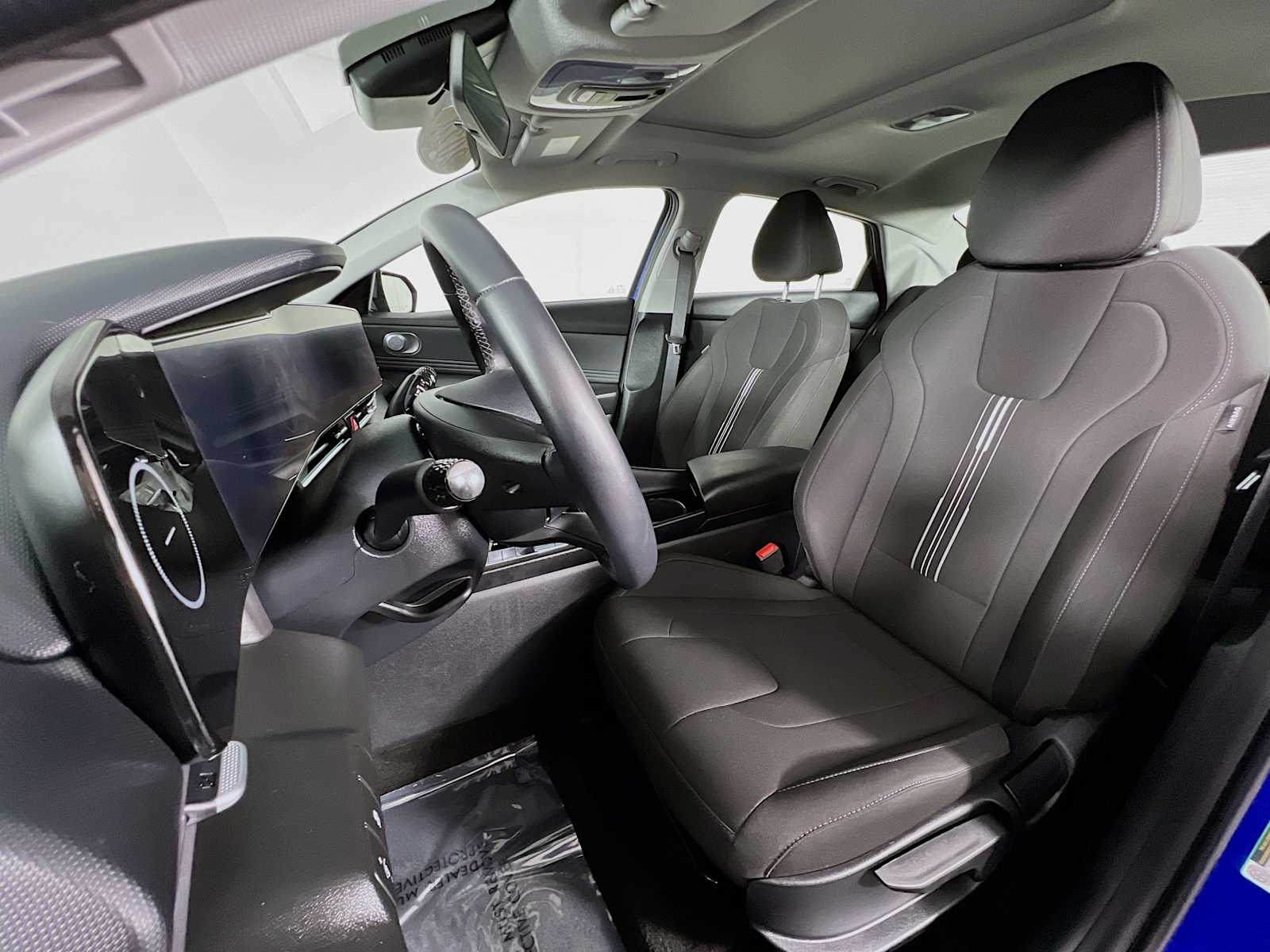 2024 Hyundai Elantra SEL - Photo 22