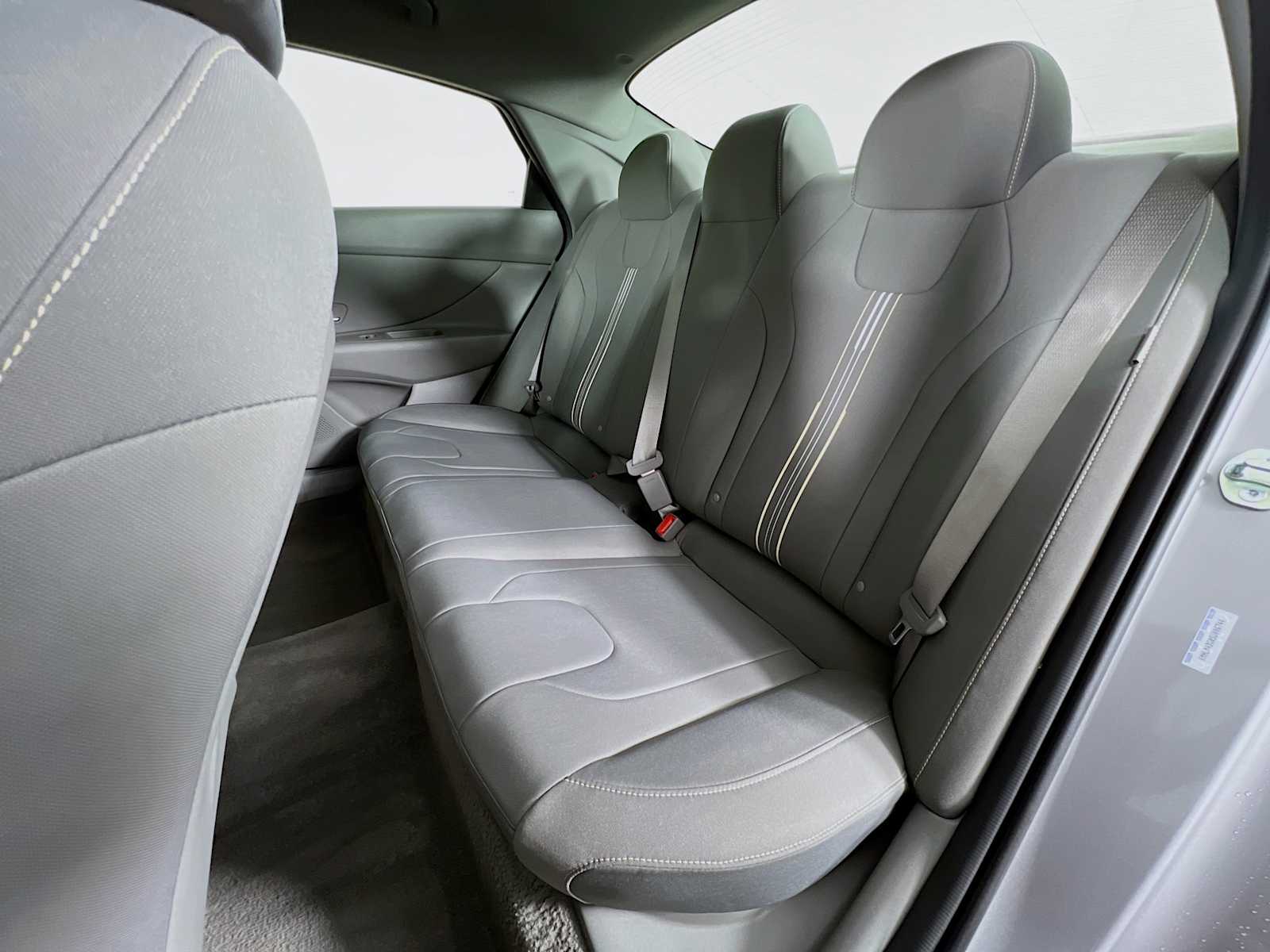 2025 Hyundai Elantra SEL Sport - Photo 23