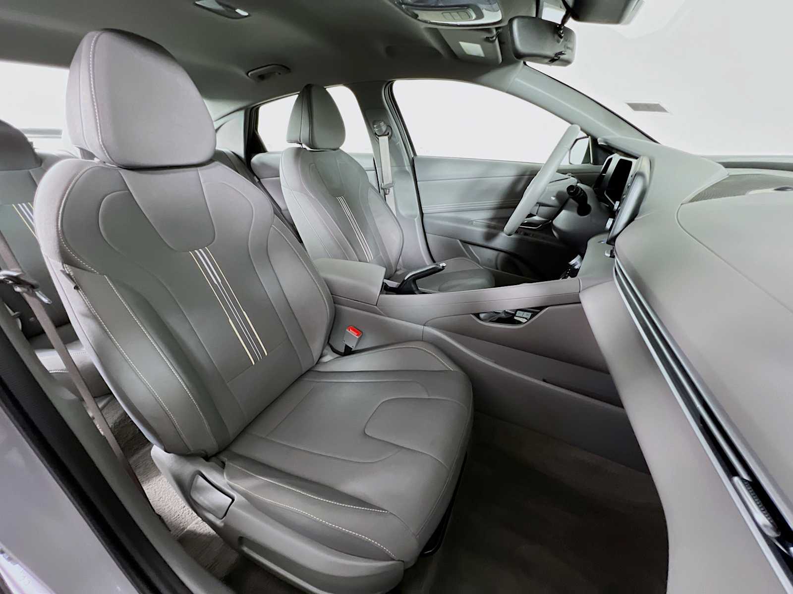 2025 Hyundai Elantra SEL Sport - Photo 26