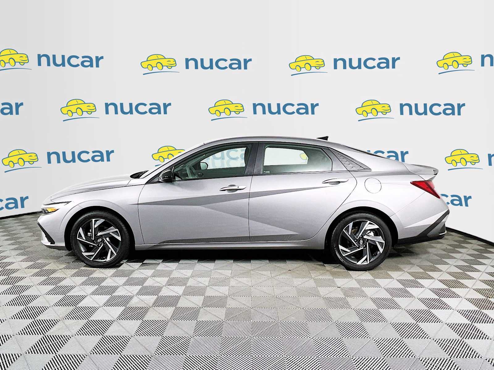 2025 Hyundai Elantra SEL Sport - Photo 4