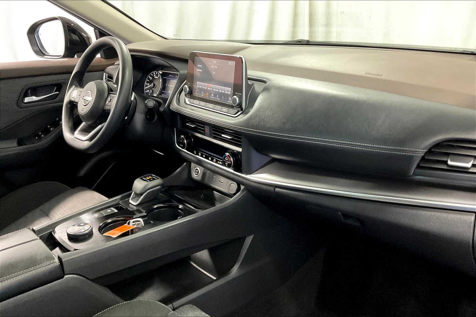 2023 Nissan Rogue SV - Photo 14