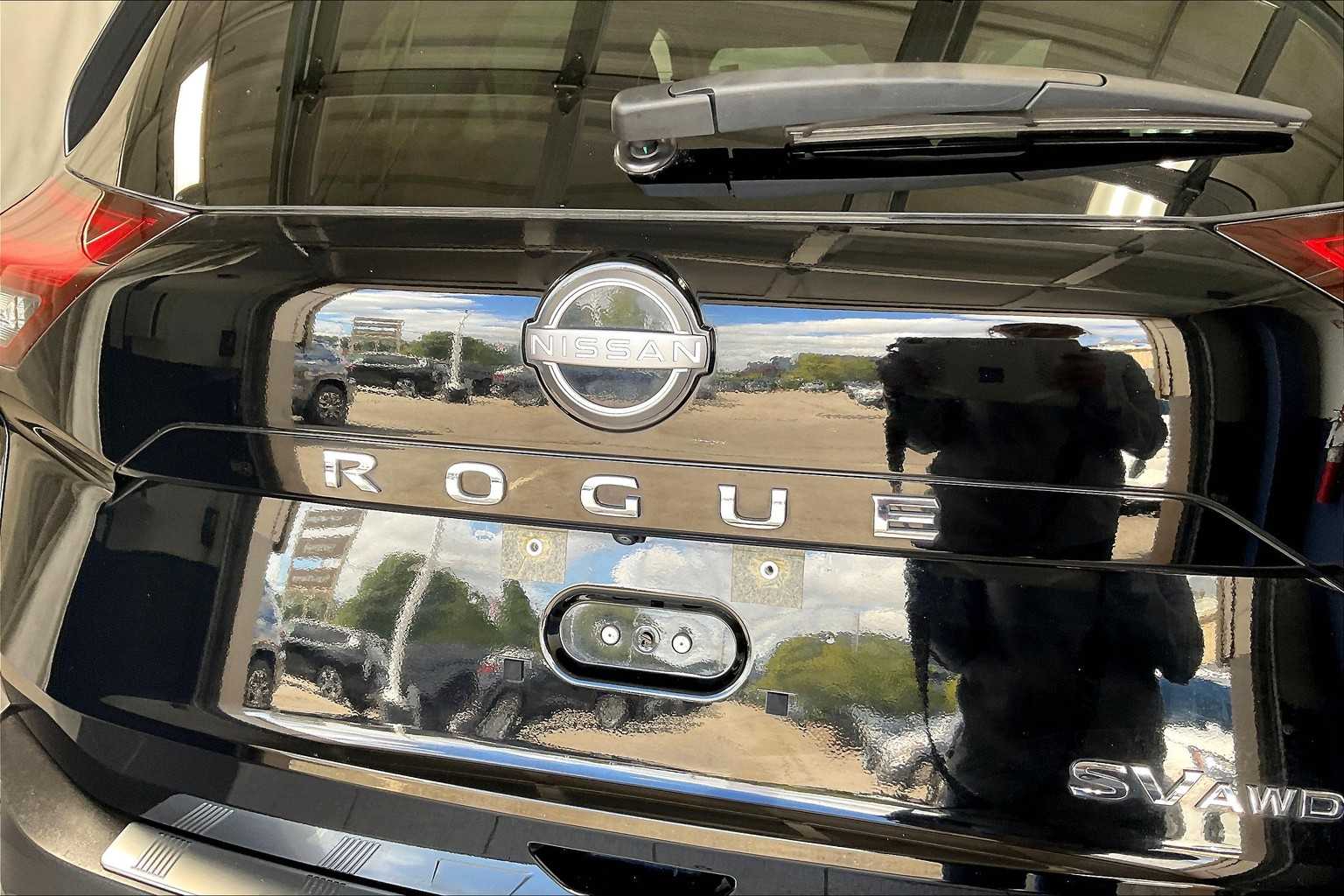 2023 Nissan Rogue SV - Photo 28
