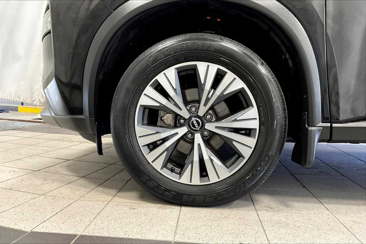 2023 Nissan Rogue SV - Photo 7