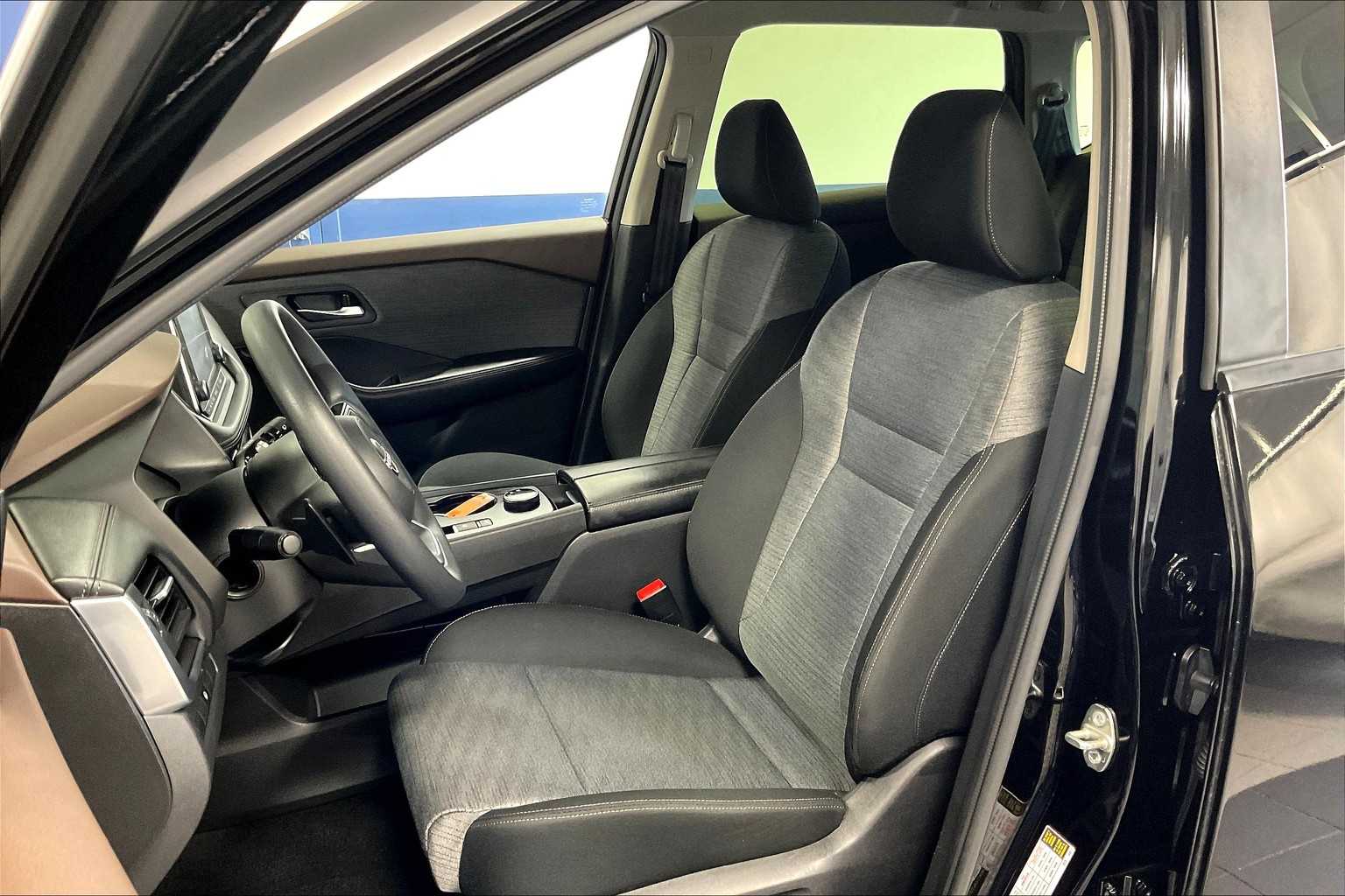2023 Nissan Rogue SV - Photo 10