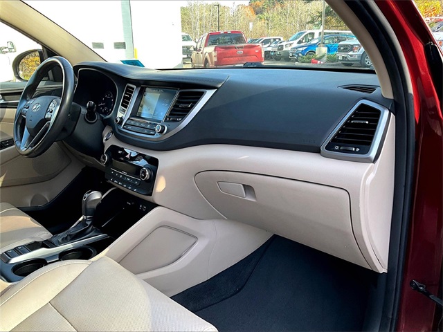 2017 Hyundai Tucson SE Plus - Photo 17