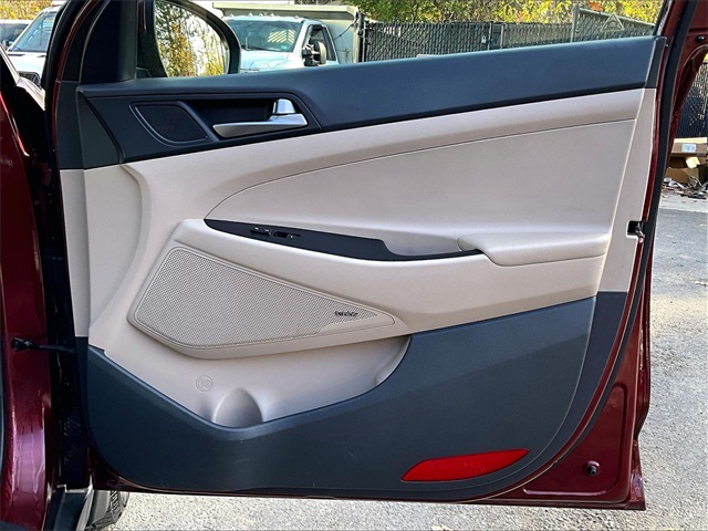 2017 Hyundai Tucson SE Plus - Photo 19