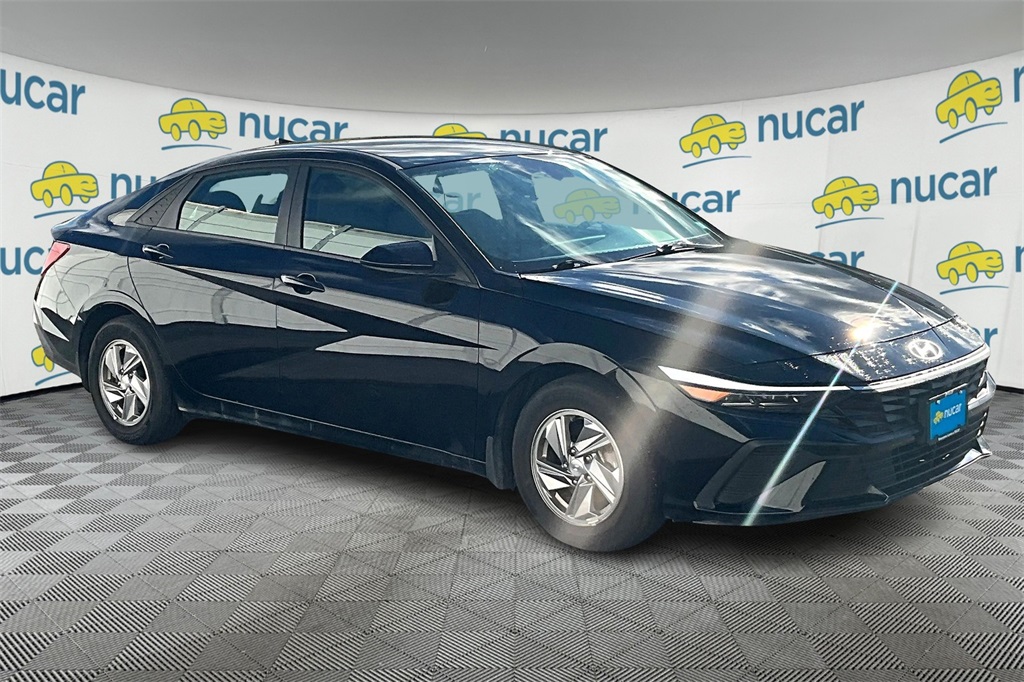 2024 Hyundai Elantra SE