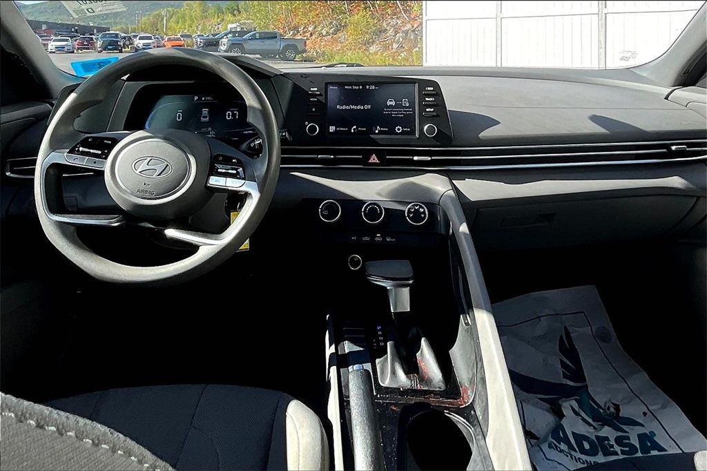2024 Hyundai Elantra SE - Photo 19
