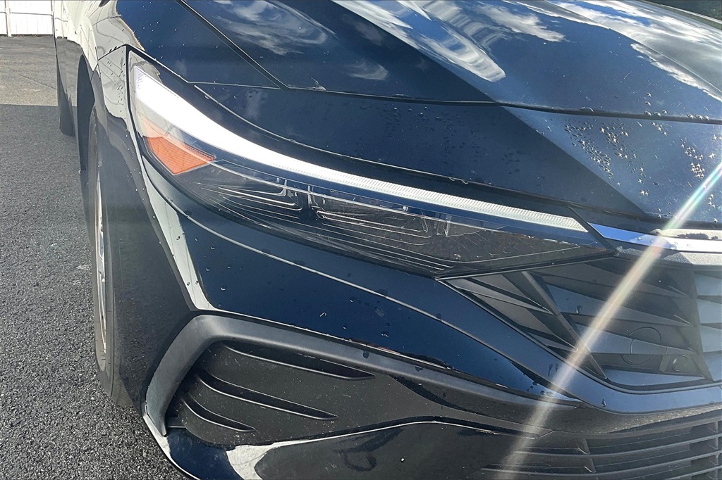2024 Hyundai Elantra SE - Photo 28