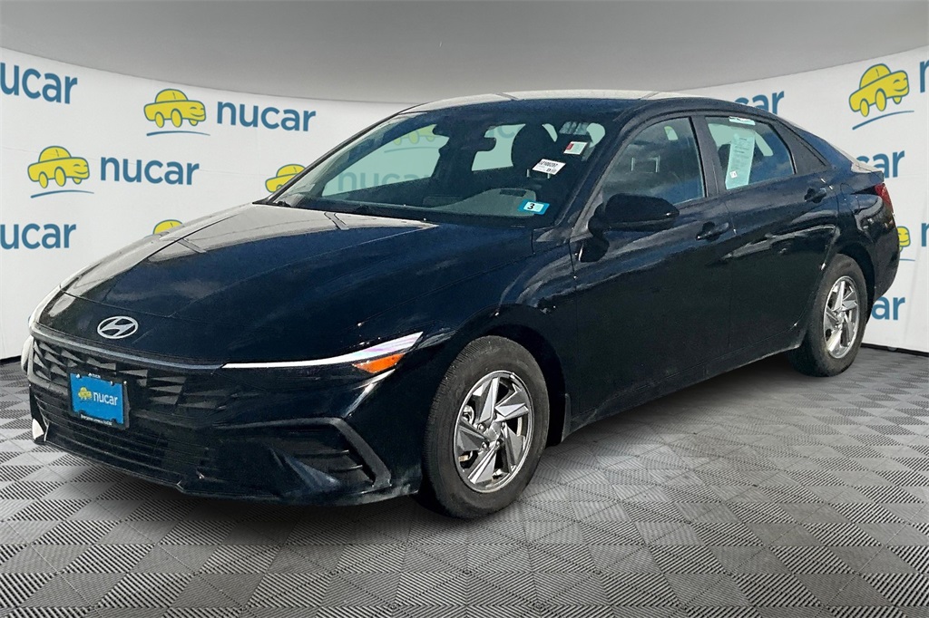 2024 Hyundai Elantra SE - Photo 3