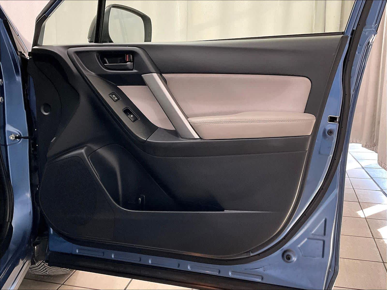 2016 Subaru Forester 2.5i - Photo 12