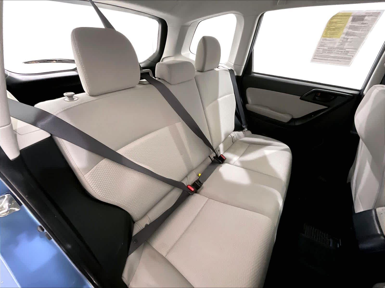 2016 Subaru Forester 2.5i - Photo 16