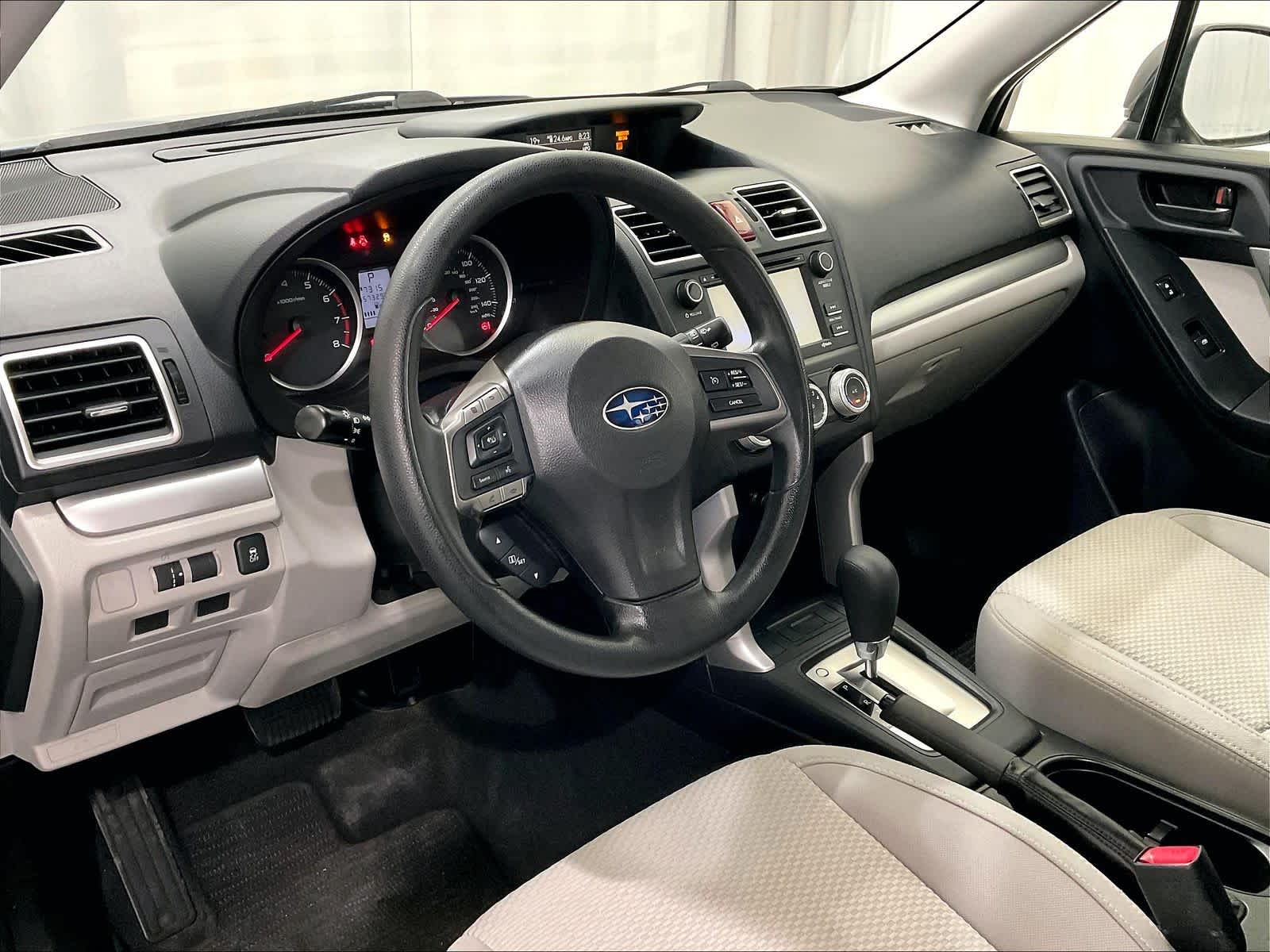 2016 Subaru Forester 2.5i - Photo 8