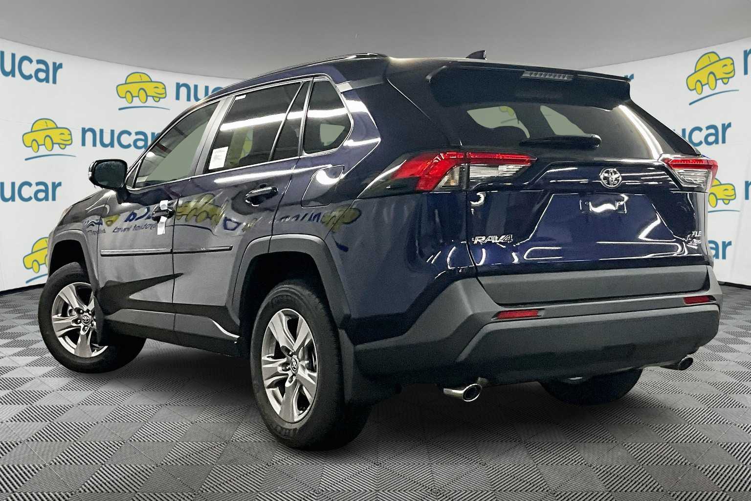 2025 Toyota RAV4 XLE - Photo 5