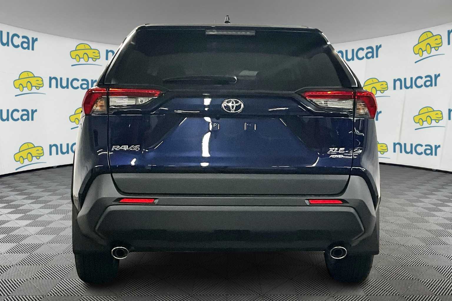 2025 Toyota RAV4 XLE - Photo 6