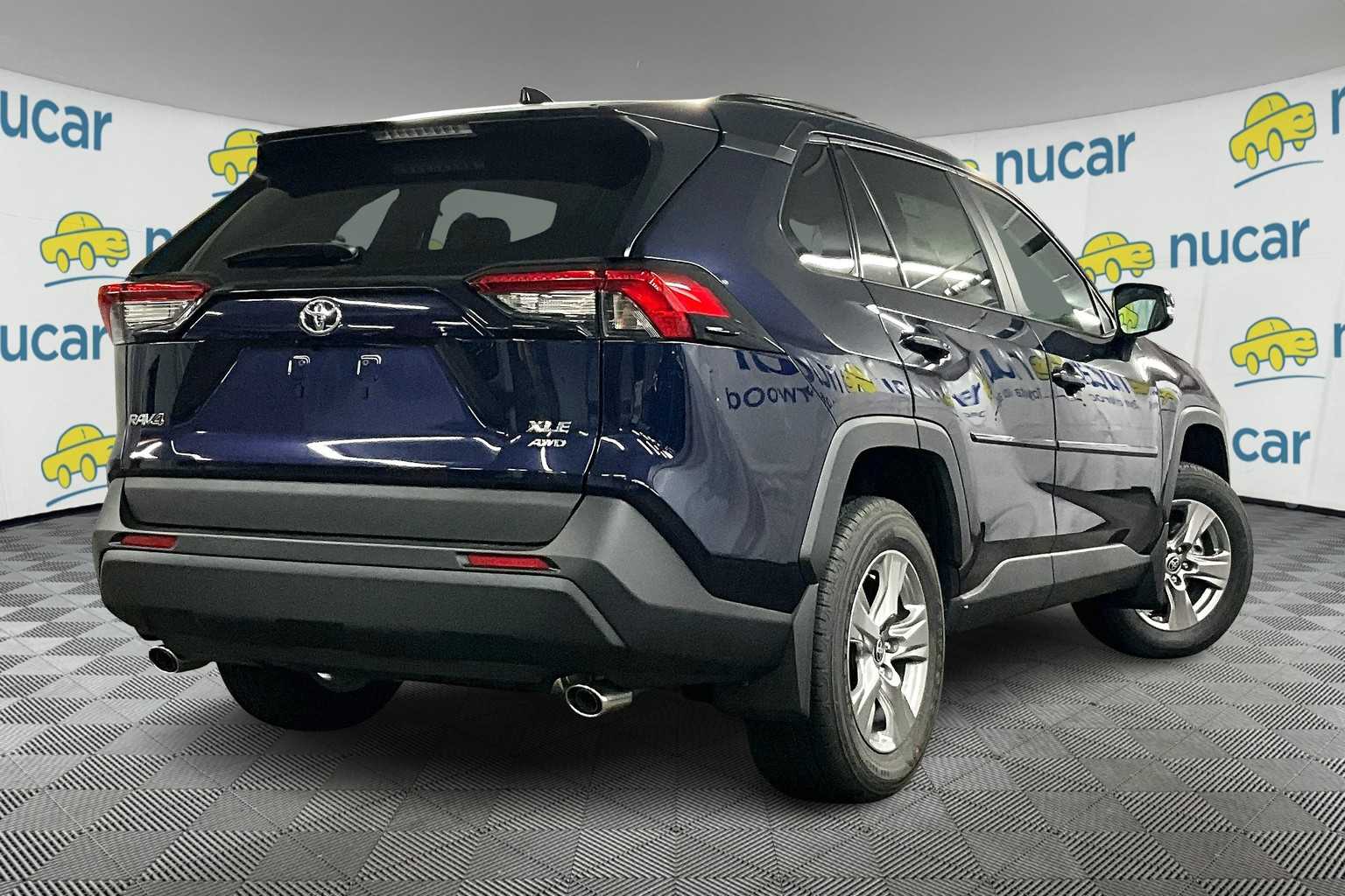 2025 Toyota RAV4 XLE - Photo 7