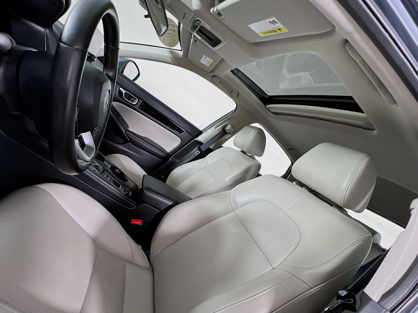 2022 Honda Civic Hatchback EX-L - Photo 21