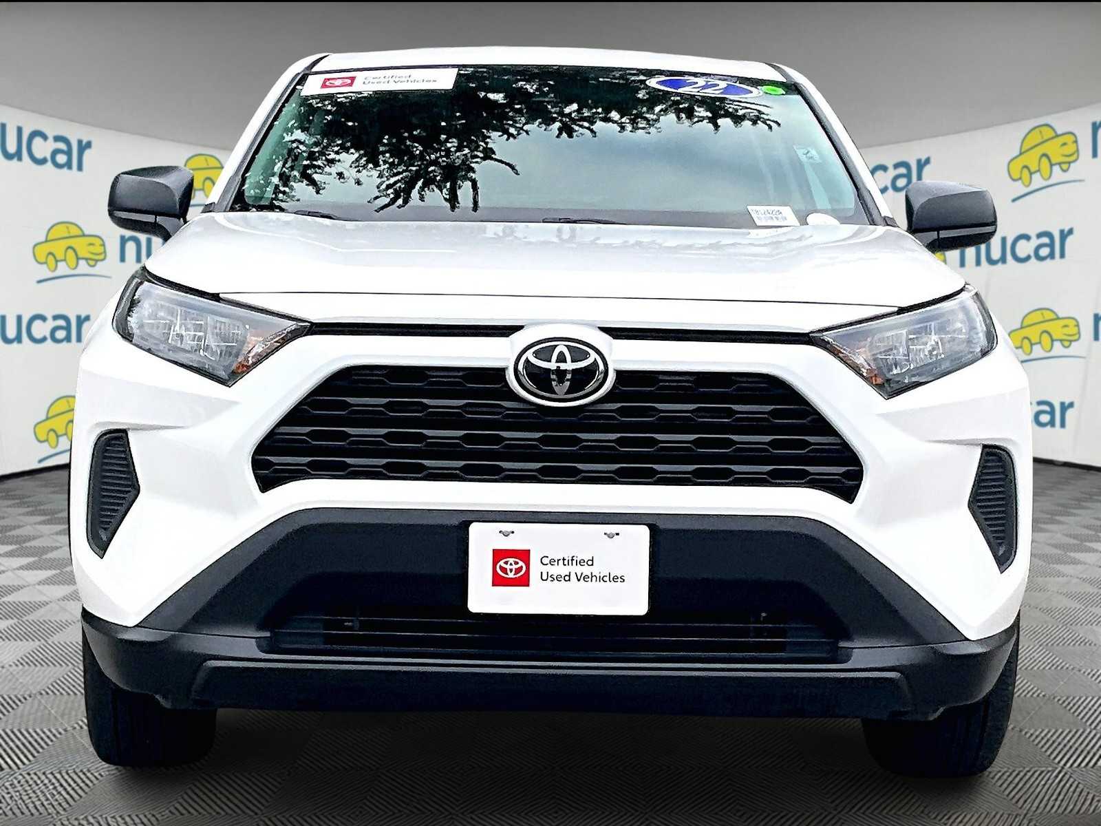 2022 Toyota RAV4 LE - Photo 2
