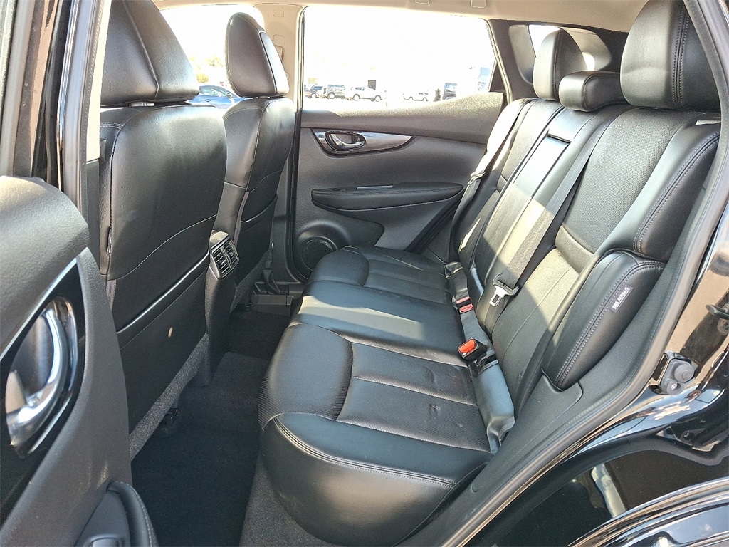 2022 Nissan Rogue Sport SL - Photo 11