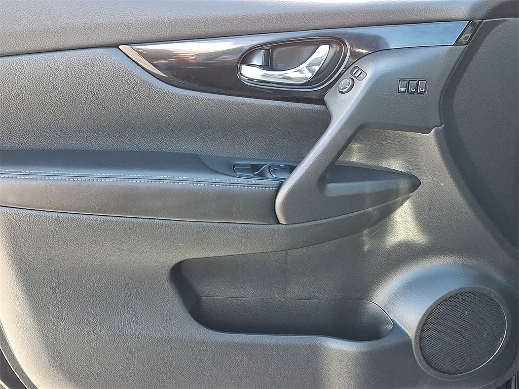 2022 Nissan Rogue Sport SL - Photo 13