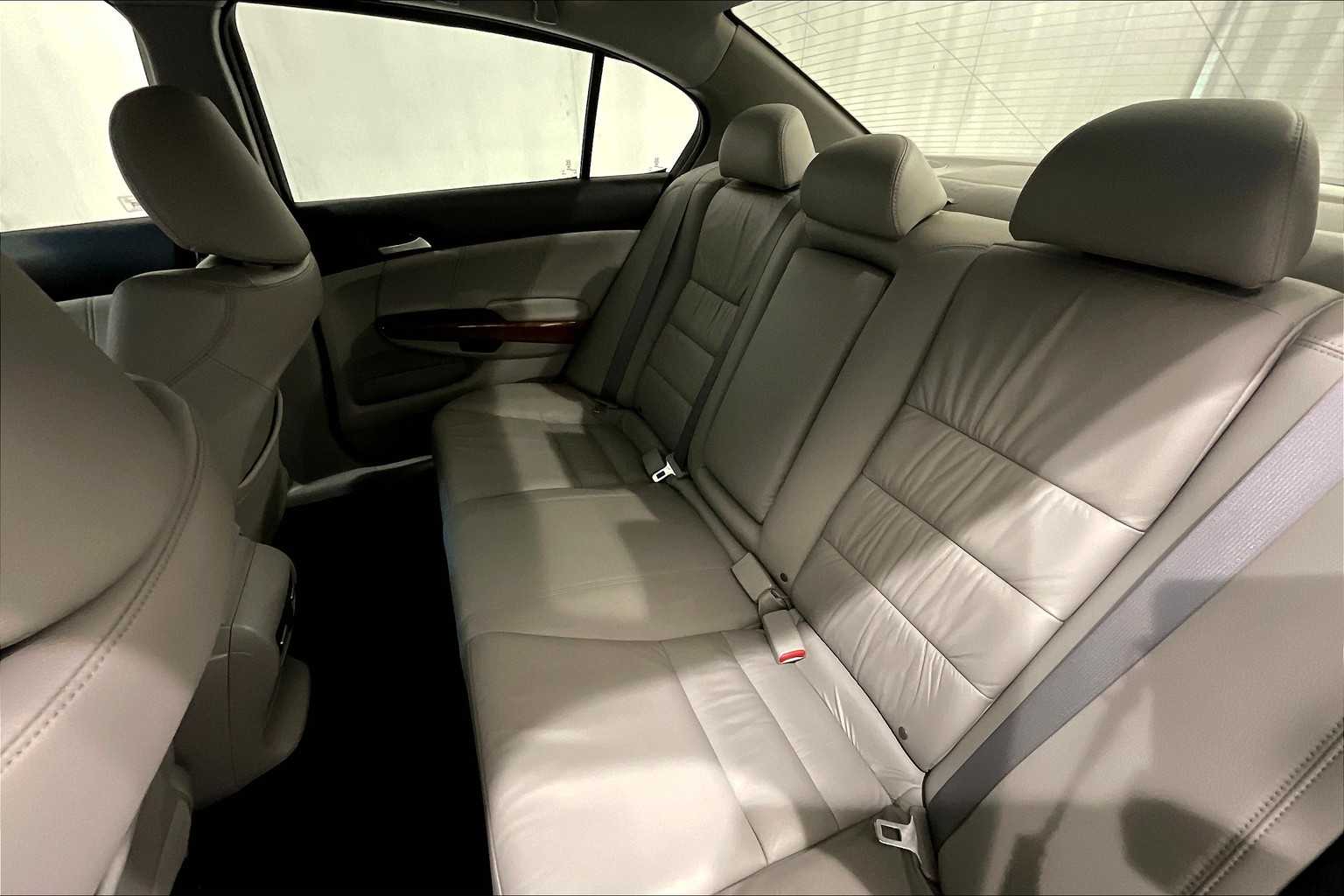 2011 Honda Accord EX-L - Photo 15