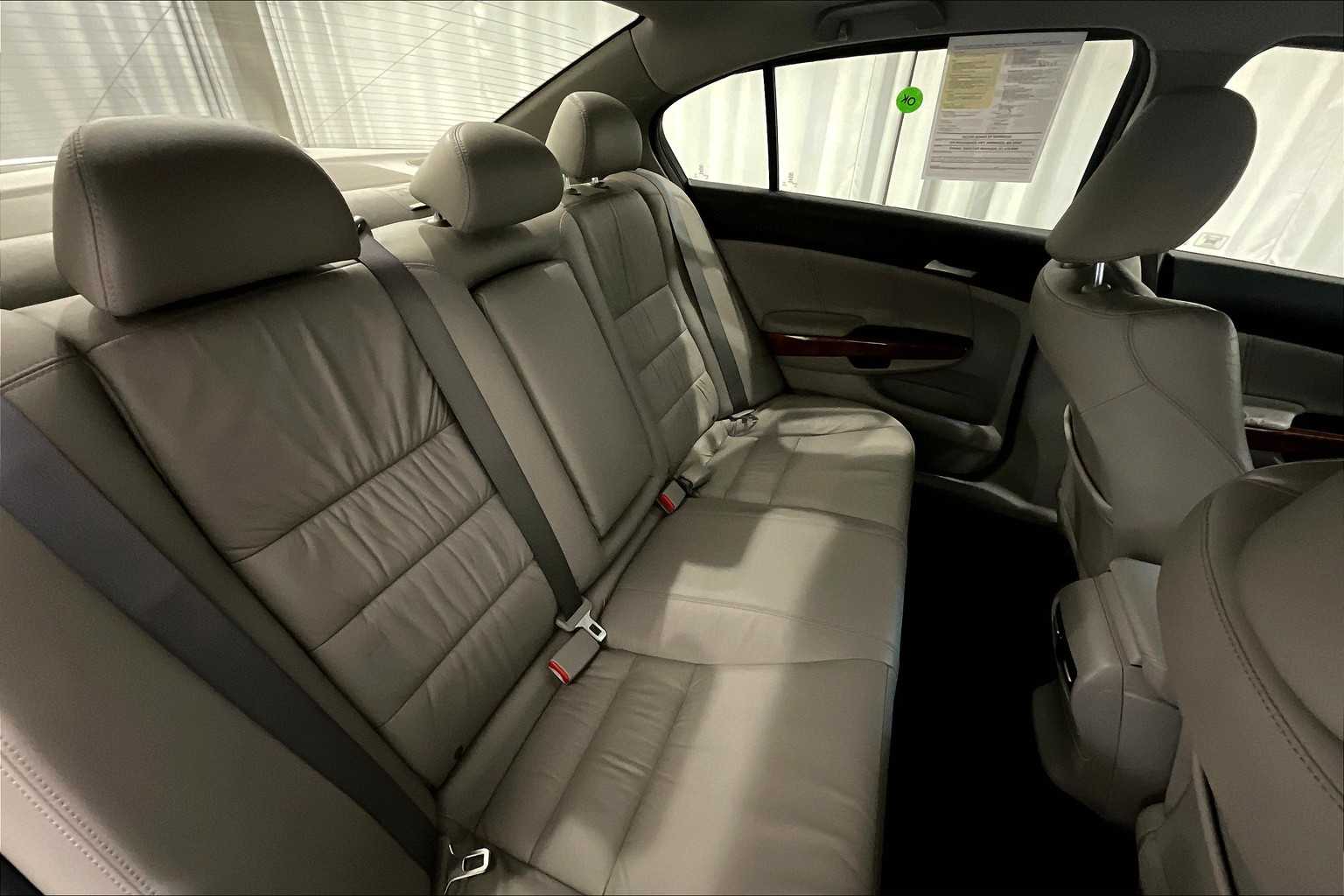 2011 Honda Accord EX-L - Photo 16